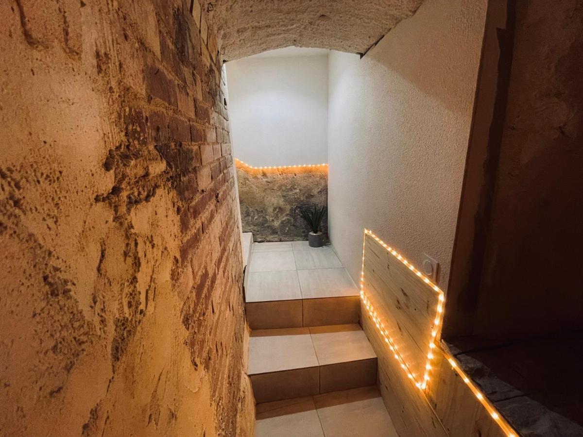 La Cave Aux Lumieres - Proche Centre-Ville - 2 Chambres - Wifi Renaison 外观 照片
