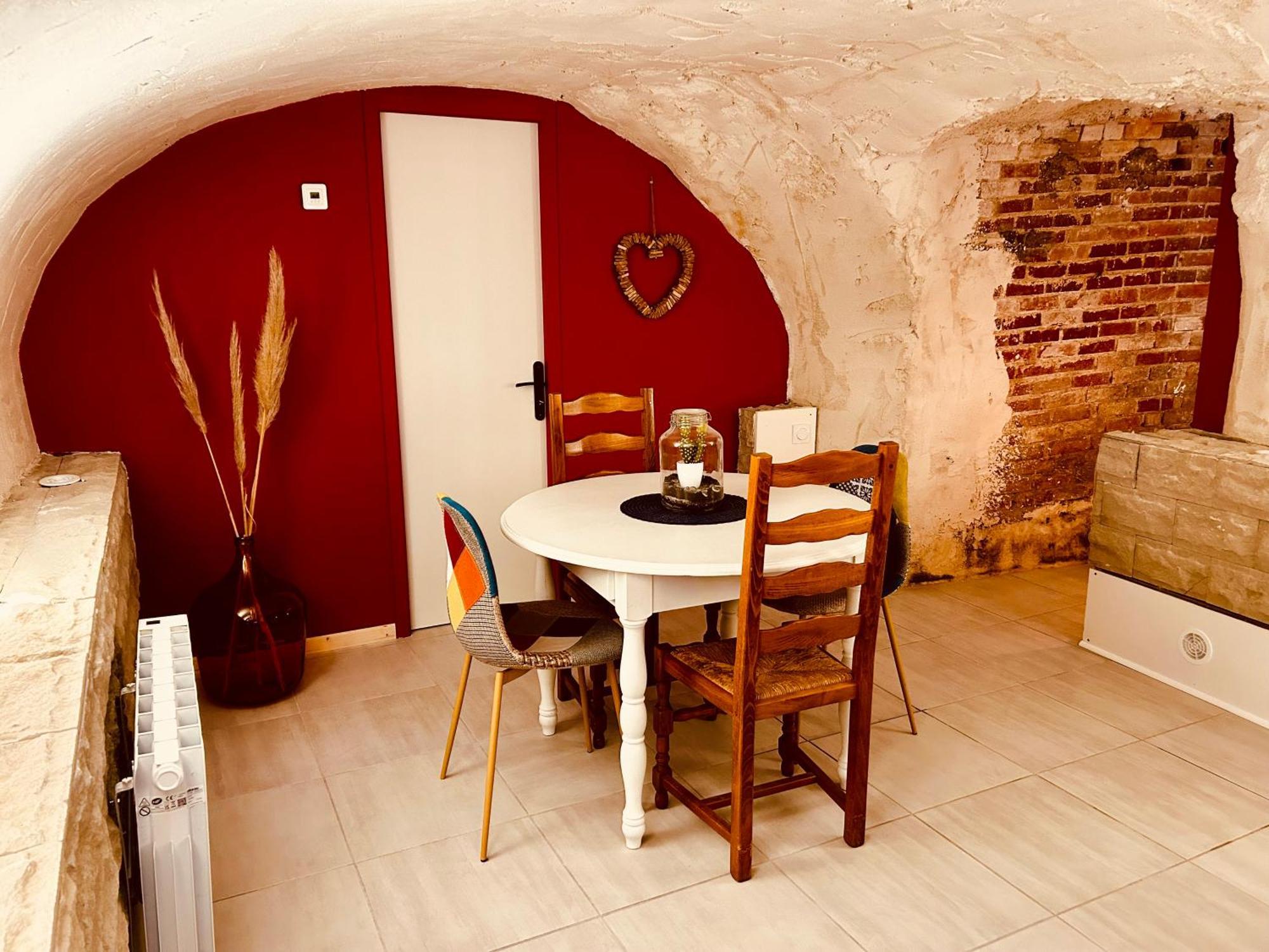 La Cave Aux Lumieres - Proche Centre-Ville - 2 Chambres - Wifi Renaison 外观 照片