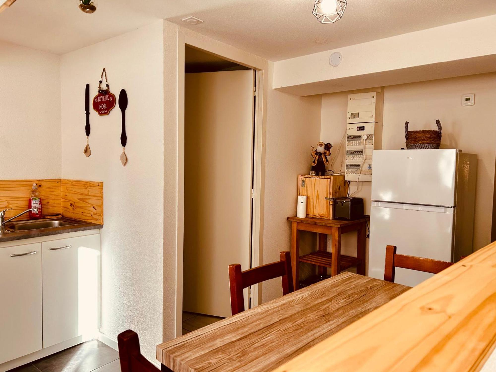 La Cave Aux Lumieres - Proche Centre-Ville - 2 Chambres - Wifi Renaison 外观 照片